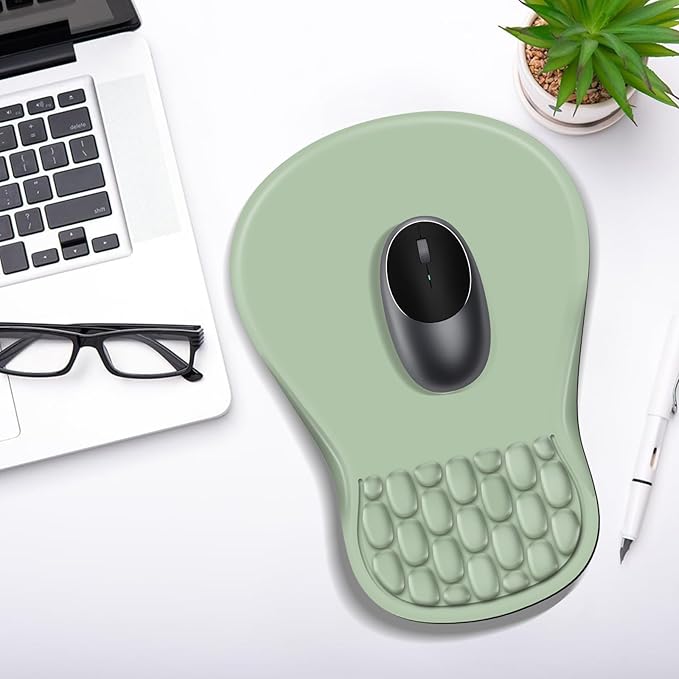 YIWEI Ergonomic Mouse Pad with Wrist Rest - Comfortable Office Mousepad with Memory Foam Wrist Support for Carpal Tunnel Relief, Mouse Pads with Non-Slip Base for Gaming and Home (Green)