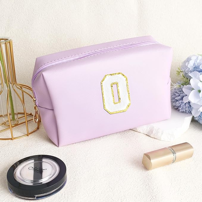 Gifts for Girls Initial Makeup Bag Personalized Cosmetic Bag with Zipper Cute Travel Toiletry Bag Waterproof PU Preppy Makeup Pouch Birthday Gift for Teen Girls Women(Purple O)