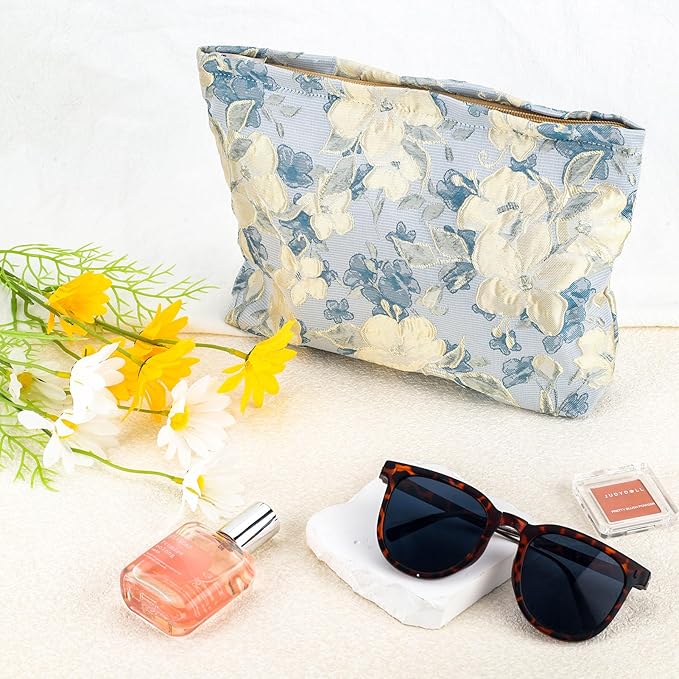 ZLFSRQ Flower Makeup Bag for Women Girls Travel Cute Floral Cosmetic Bags Large Cosmetic Pouch Purse with Zipper Portable Toiletry Bag Aesthetic Embossed Blue Beige Makeup Brushes Storage Organizer