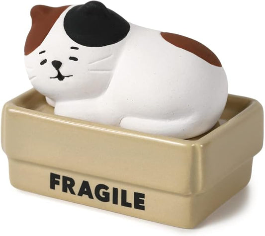 Stone Diffuser Cat in a Box [ Designed in Japan] Non Electric Passive Diffuser for Essential Oil, Aromatherapy, and Cat Lovers (Ceramic/Clay) (Black and White Mixed)