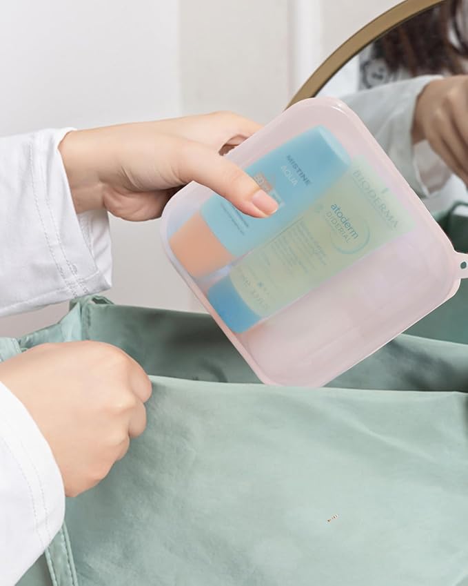 Small Clear Silicone Pouch, Mini Makeup Travel Bag Cute Make up Pouch for Purse Portable Cosmetic Case Clear Toiletry Bag for Women Coin Purse Compact Car Bag for Essentials