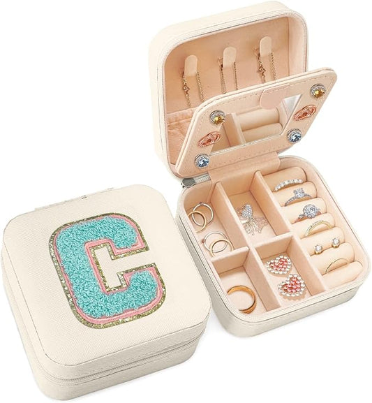 SANDJEST Personalized Jewelry Box, White Travel Jewelry Box with Initial C, Small Monogrammed Jewelry Case Organizer for Girls Women Teen Kids, Mini Travel Essentials Gifts for Birthday Christmas