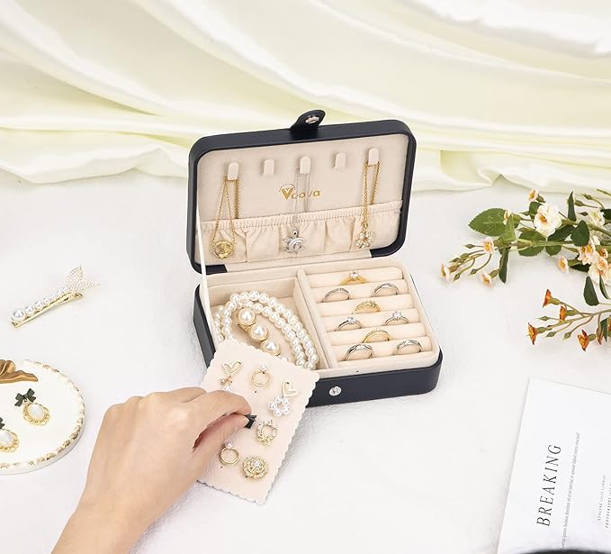 Voova Small Jewelry Organizer Box, Travel Jewelry Case for Women Teen Girls, Mini PU Leather Portable Jewellery Storage Boxes Holder with Smart Earrings Plate for Necklaces Rings Bracelets, Blue