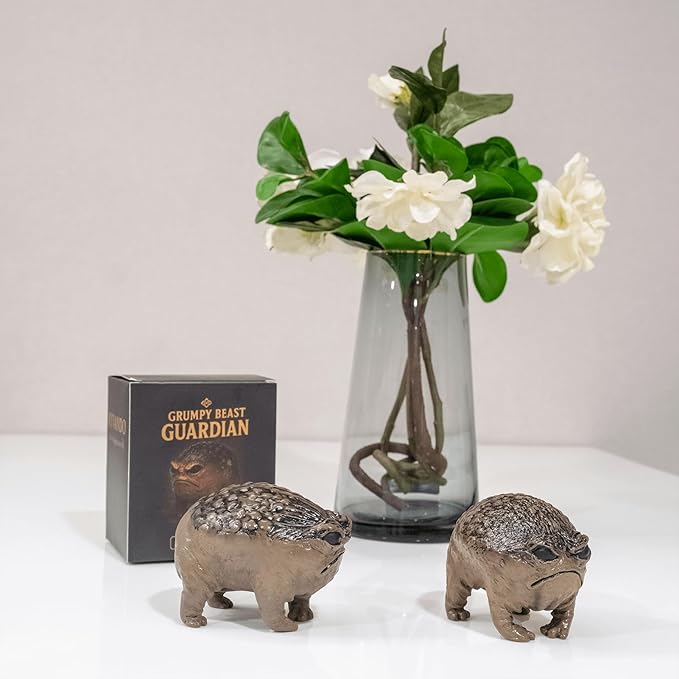 Weird Grumpy Angry Frog Toad Statue – Ugly Cute Resin Sculpture for Garden, Desk or Home Décor, Tiny Novelty Figurine with Gift Box, 1pcs