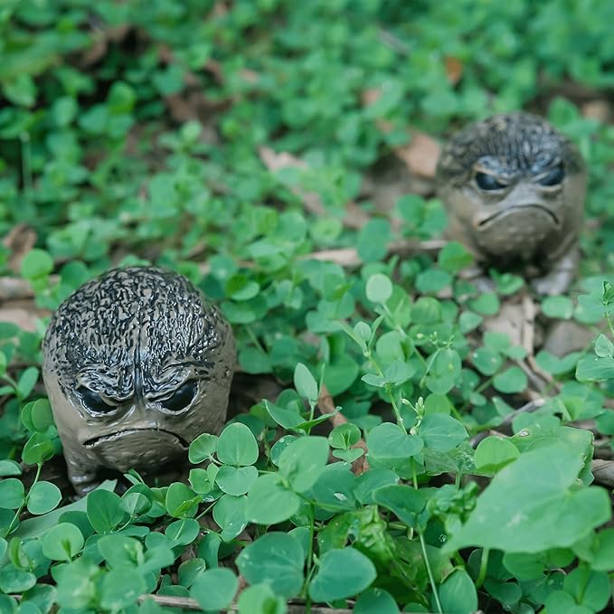 Weird Grumpy Angry Frog Toad Statue – Ugly Cute Resin Sculpture for Garden, Desk or Home Décor, Tiny Novelty Figurine with Gift Box, 1pcs