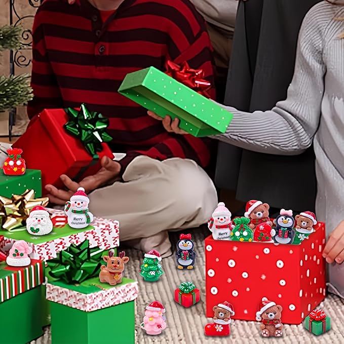 20 Pcs Mini Christmas Figurines Decoration Tiny Resin Snowman Santa Claus Animals Xmas Miniature Figures for Holiday DIY Crafts Garden Micro Landscape Party Home Table Decor