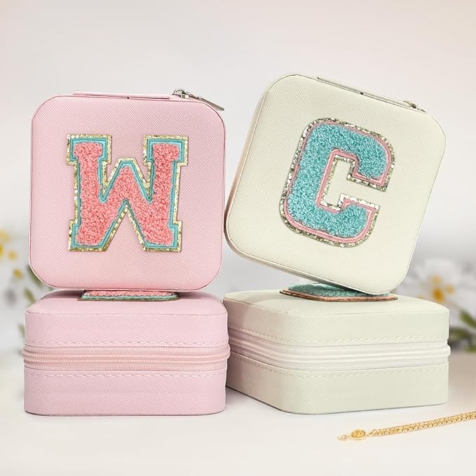 SANDJEST Personalized Jewelry Box, White Travel Jewelry Box with Initial C, Small Monogrammed Jewelry Case Organizer for Girls Women Teen Kids, Mini Travel Essentials Gifts for Birthday Christmas