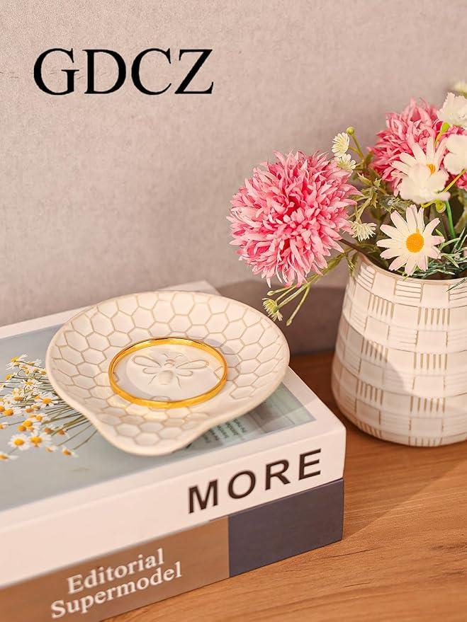GDCZ Ceramic Jewelry Tray, 5.3" Decorative Dish, Personalized Jewelry Trays with Pattern, Gifts for Friends, Sisters and Women, Set of 2 (White)