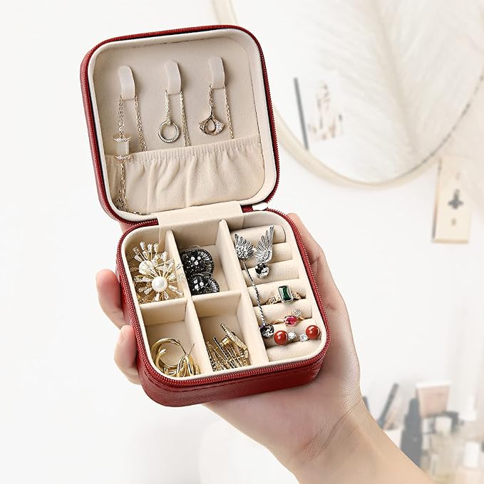 Mini Jewelry Travel Case, Small Portable Jewellry Organizer Box Portable Display Storage Box for Rings Earrings Necklaces, Gifts for Girl, Women, Wedding, Birthday,New Year,Christmas Gifts(Red)