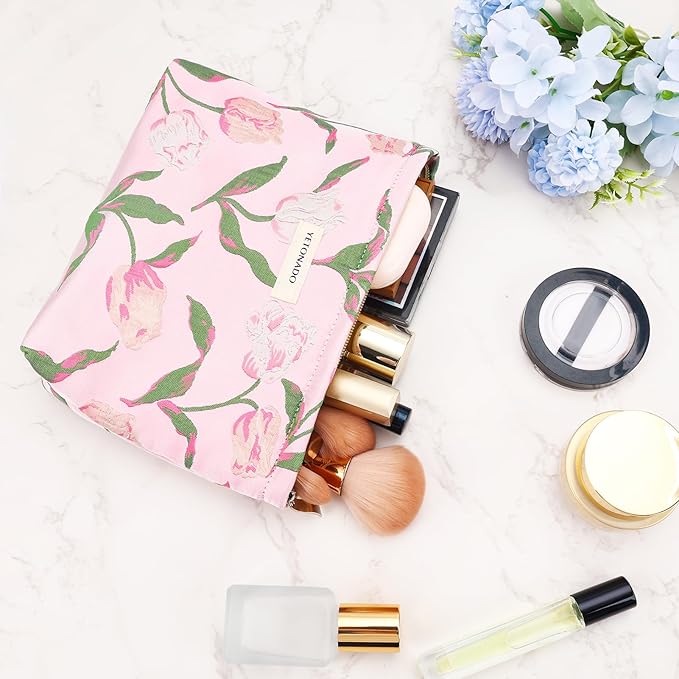 ZLFSRQ Tulip Makeup Bag for Women Floral Cosmetic Bag Pink Zipper Cosmetic Pouch for Purse Large Capacity Quilted Canvas Flower Makeup Bags Cute Aesthetic Travel Toiletry Bags Gift Skincare Organizer