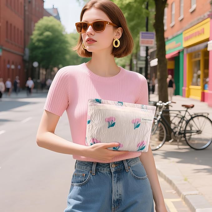 ZLFSRQ Cherry Makeup Bag for Women Cute Pink Cosmetic Bag Zipper Makeup Pouch for Purse Large Capacity Travel Toiletry Bags Aesthetic Essential Portable Cosmetic Organizer Gift Skincare Storage Bags