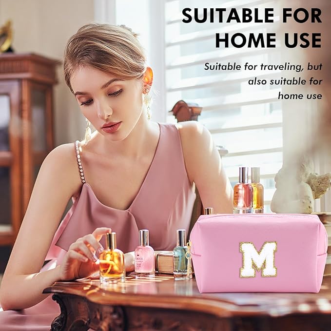 Gifts for Girls Initial Makeup Bag Personalized Cosmetic Bag with Zipper Cute Travel Toiletry Bag Waterproof PU Preppy Makeup Pouch Birthday Gift for Teen Girls Women(Pink M)