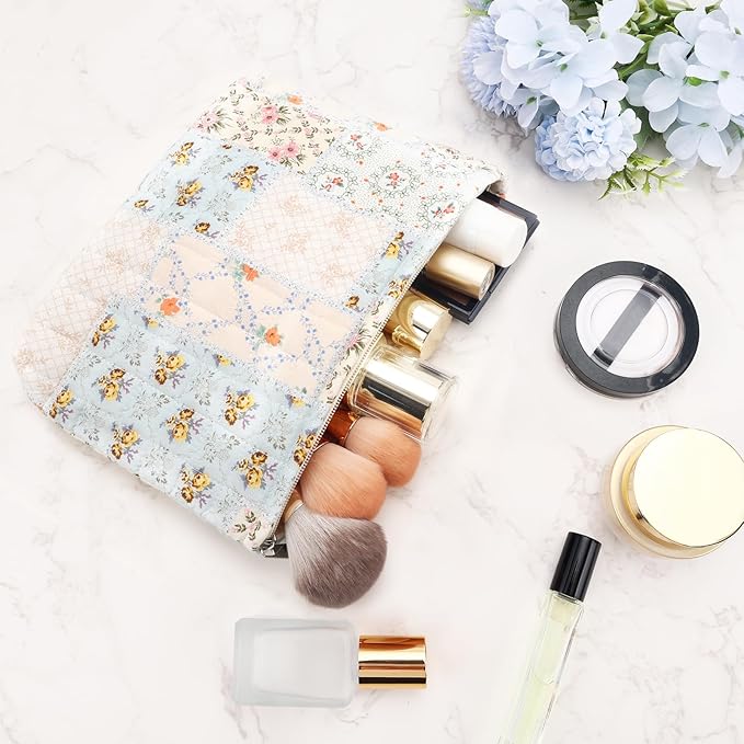 ZLFSRQ Cotton Quilted Makeup Bag for Women Floral Makeup Bag Cute Cosmetic Bags Large Travel Toiletry Bags Zipper Cosmetic Pouch for Purse Gift Portable Aesthetic Skincare Storage Organizer Pouches