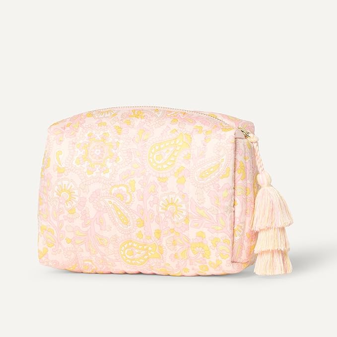 Amazon Essentials x Sofia Grainge Women's Quilted Makeup Toiletry Bag