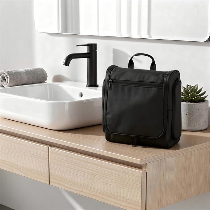 Amazon Essentials Waterproof Travel Toiletry Bag for Men and Women, Hanging Toiletry Bag, Dopp Kit with 2 Side Pockets, Multiple Interior Pockets, Handles Bathroom Spills/Splashes, Black