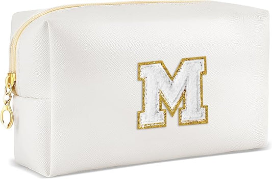 Gifts for Girls Initial Makeup Bag Personalized Cosmetic Bag with Zipper Cute Travel Toiletry Bags Waterproof PU Preppy Makeup Pouch Birthday Gift for Teen Girls Women(White M)