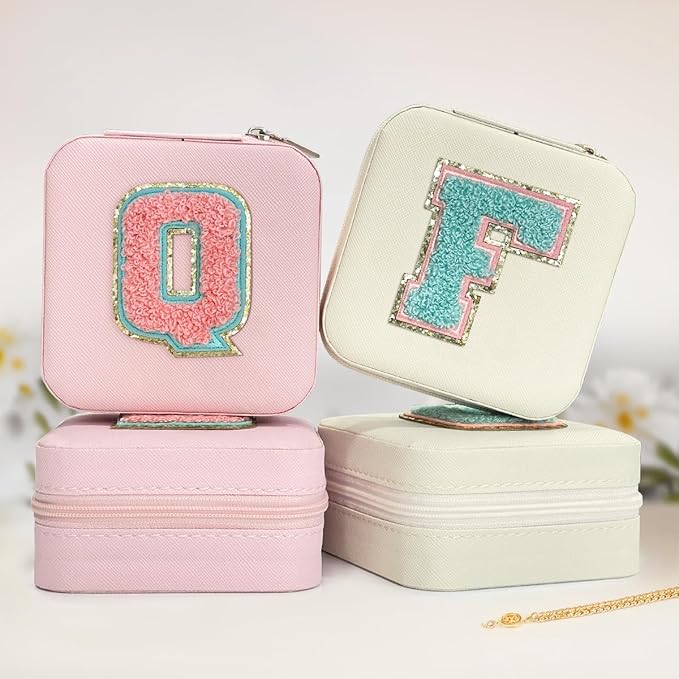 SANDJEST Personalized Jewelry Box, White Travel Jewelry Box with Initial F, Small Monogrammed Jewelry Case Organizer for Girls Women Teen Kids, Mini Travel Essentials Gifts for Birthday Christmas