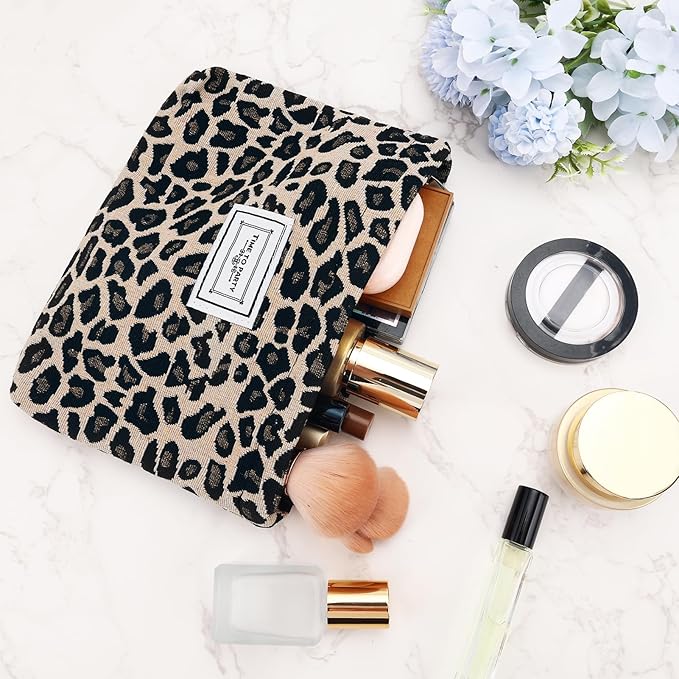 ZLFSRQ Leopard Makeup Bag Cute Cosmetic Bags for Women Cheetah Makeup Bag Canvas Large Capacity Travel Toiletry Bags Aesthetic Cosmetic Pouch for Purse Portable Zipper Skincare Storage Organizer