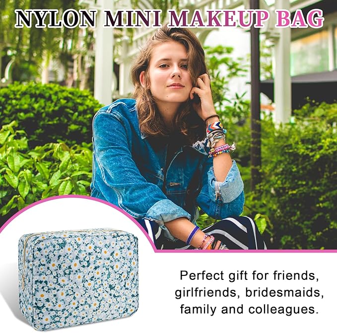 Waterproof Nylon Large Makeup Bag Travel Pouch, Floral Preppy Big Cosmetic Bag Make Up Organizer Toiletry Bag with Zipper, Large Capacity Cute Zipper Pouch Storage Bag for Women Girls(Green Daisy)