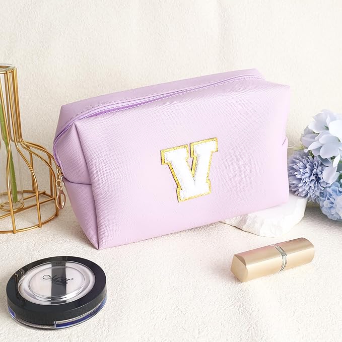 Gifts for Girls Initial Makeup Bag Personalized Cosmetic Bag with Zipper Cute Travel Toiletry Bag Waterproof PU Preppy Makeup Pouch Birthday Gift for Teen Girls Women(Purple V)