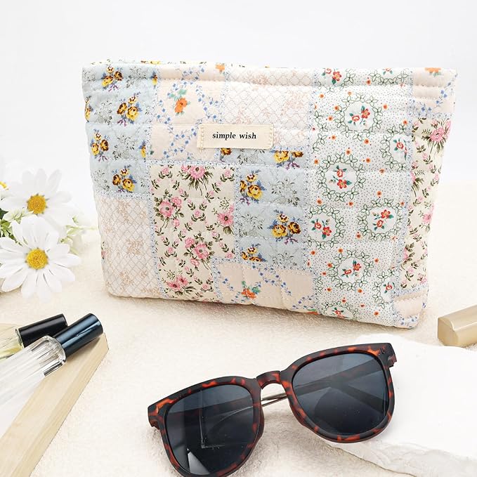 ZLFSRQ Cotton Quilted Makeup Bag for Women Floral Makeup Bag Cute Cosmetic Bags Large Travel Toiletry Bags Zipper Cosmetic Pouch for Purse Gift Portable Aesthetic Skincare Storage Organizer Pouches