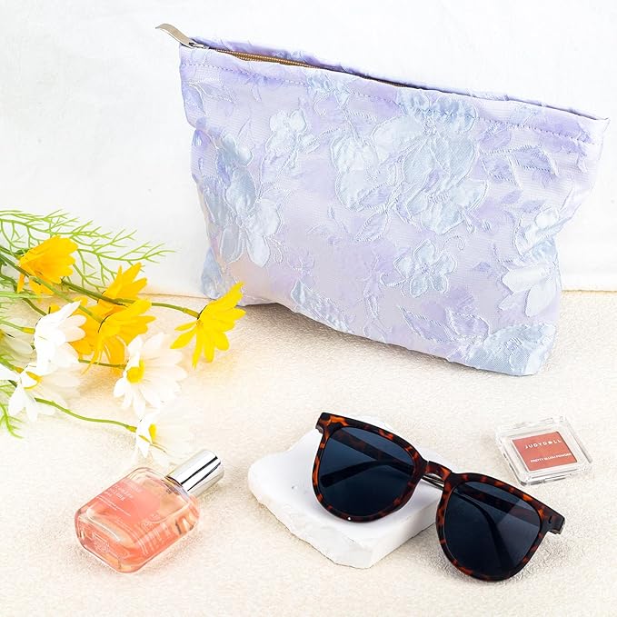 ZLFSRQ Flower Makeup Bag for Women Girls Teens Travel Cute Floral Cosmetic Bags Large Zipper Cosmetic Pouch Purse Portable Toiletry Bag Aesthetic Embossed Blue Purple Makeup Brushes Storage Organizer