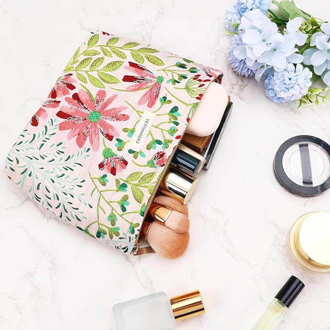 ZLFSRQ Floral Makeup Bag for Women Cute Cosmetic Bag Large Capacity Cosmetic Pouch Embroidery Vintage Zipper Makeup Pouch for Purse Portable Travel Toiletry Bags Aesthetic Skincare Storage Organizer