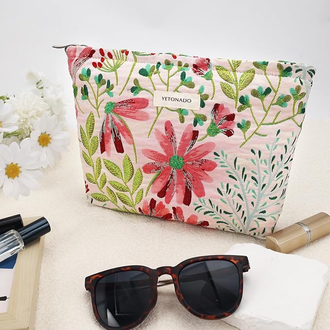 ZLFSRQ Floral Makeup Bag for Women Cute Cosmetic Bag Large Capacity Cosmetic Pouch Embroidery Vintage Zipper Makeup Pouch for Purse Portable Travel Toiletry Bags Aesthetic Skincare Storage Organizer