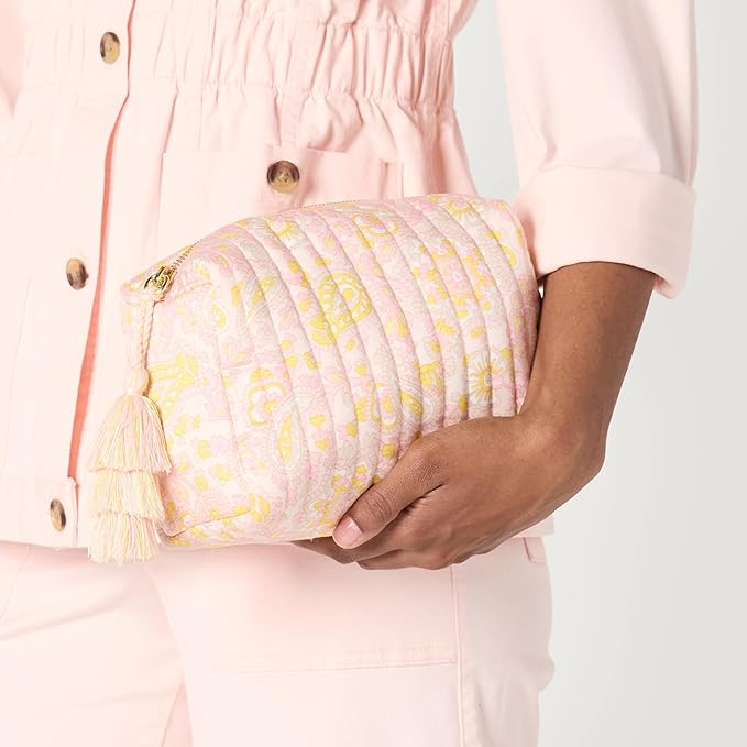 Amazon Essentials x Sofia Grainge Women's Quilted Makeup Toiletry Bag