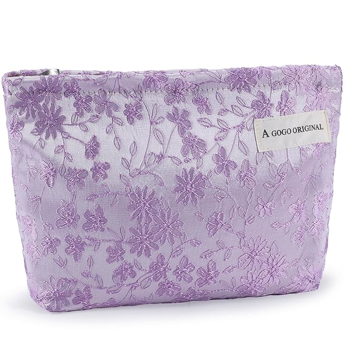 ZLFSRQ Daisy Flower Makeup Bag Travel Cute Floral Cosmetic Bags for Women Large Toiletry Pouch Zipper Cosmetic Pouch for Purse Aesthetic Embroidery Purple Makeup Organizer Bag Portable Toiletry Bags