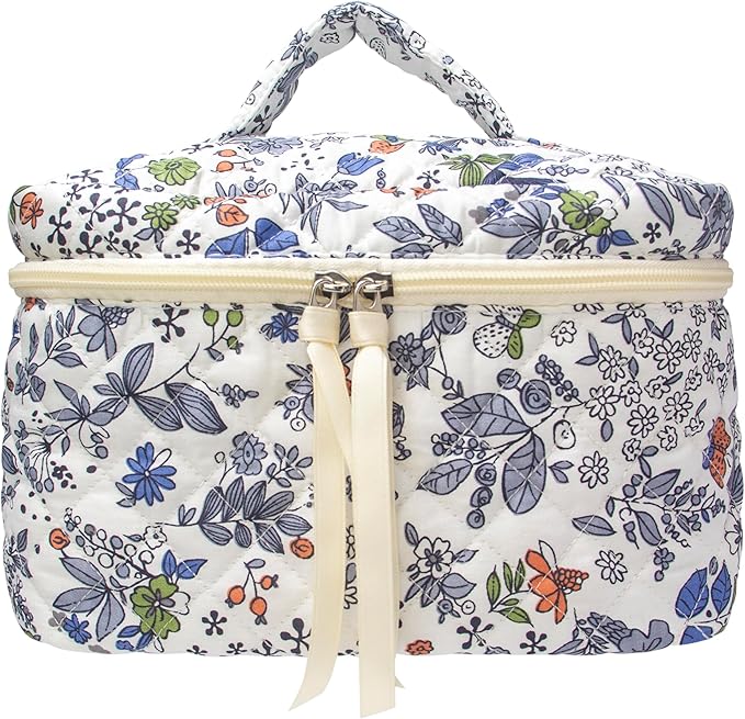 PAZIMIIK Quilted Makeup Bag Large Travel Zipper Soft Cosmetic Case for Women Girls Make Up, Leaf White