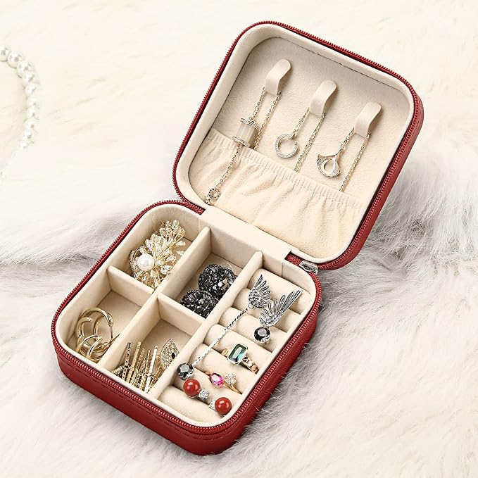 Mini Jewelry Travel Case, Small Portable Jewellry Organizer Box Portable Display Storage Box for Rings Earrings Necklaces, Gifts for Girl, Women, Wedding, Birthday,New Year,Christmas Gifts(Red)