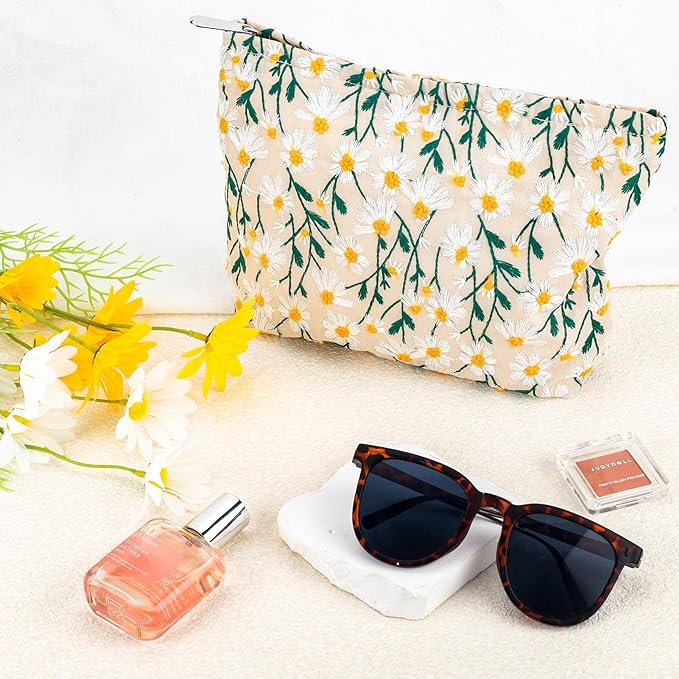 ZLFSRQ Daisy Flower Makeup Bag Travel Cute Floral Cosmetic Bag for Women Girls Small Embroidery Makeup Zipper Portable Storage Toiletry Pouch for Purse Aesthetic Christmas Essential Cosmetic Organizer