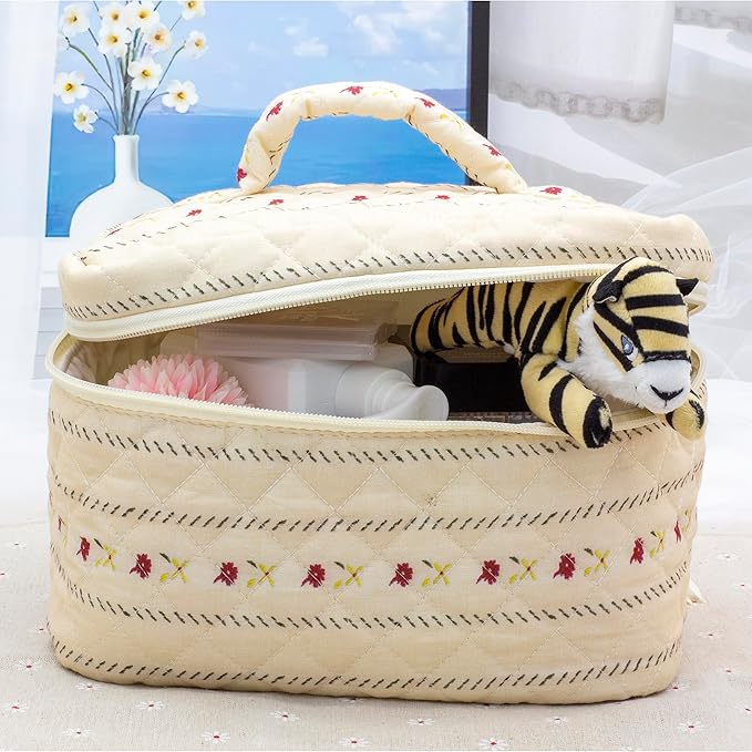 PAZIMIIK Quilted Makeup Bag Large Travel Zipper Soft Cosmetic Case for Women Girls Make Up, Little Flower Beige